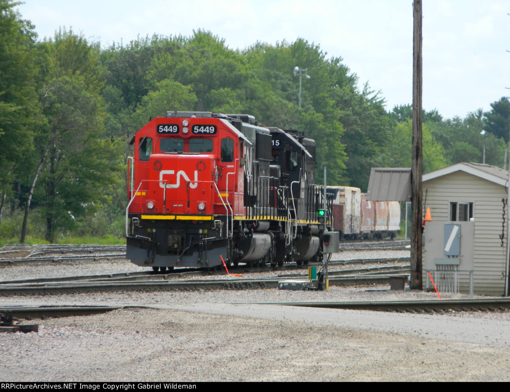 CN 5449 & IC 3115